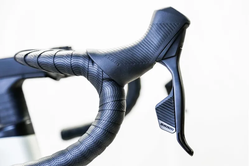 2022 Orbea Orca Aero M31eLTD PWR Men Carbon Road bike in Silvergreen-1